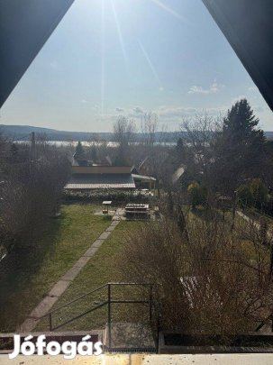 Fehérvárcsurgón Panorámás Hétvégi Faház Eladó!!!