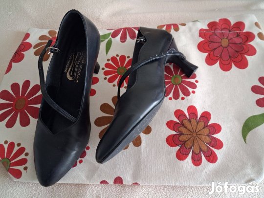 Fekete 39-es tánccipő