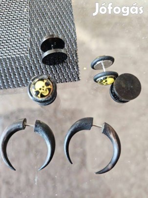 Fekete Fülbevaló, egy pár, csavaros, új!
