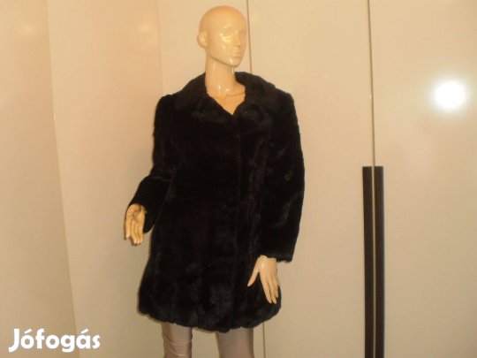 Fekete Műszőrme Bunda