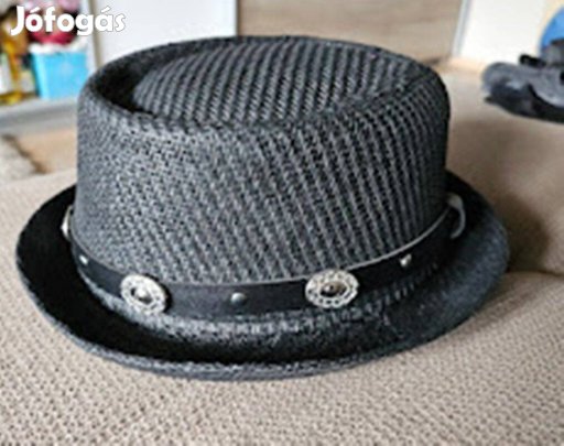 Fekete , új kalap!