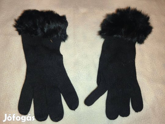 Fekete, csuklónál díszített kesztyű