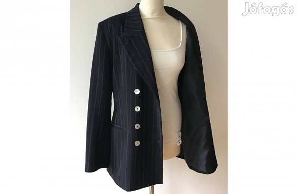 Fekete, hajszálcsíkos, gyöngyház gombos, szép női blézer 40-es