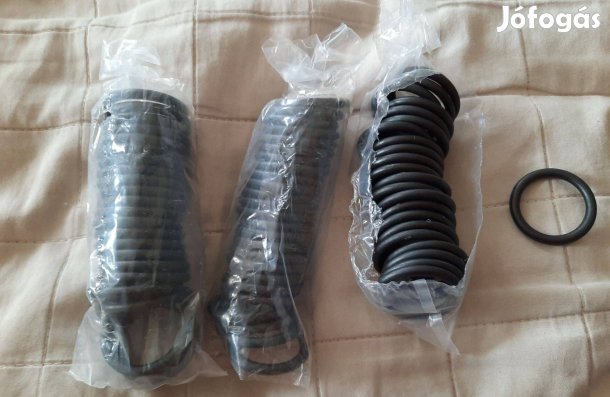 Fekete, műanyag függönykarikák (72 db) és hozzá csipeszek