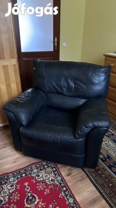 Fekete, valódi bőr fotel, széles, kényelmes darab, jó fogású bőr