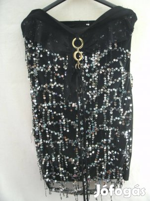 Fekete alapon elől flitterekkel, nyakba akasztós felső