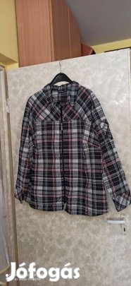 Fekete alapon kockás cipzáros blúz 48-as