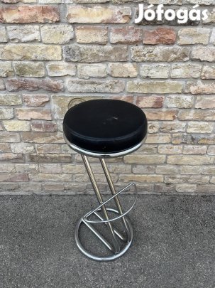 Fekete bárszék kis hibával 