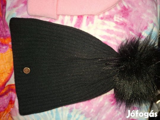 Fekete bojtos sapka női