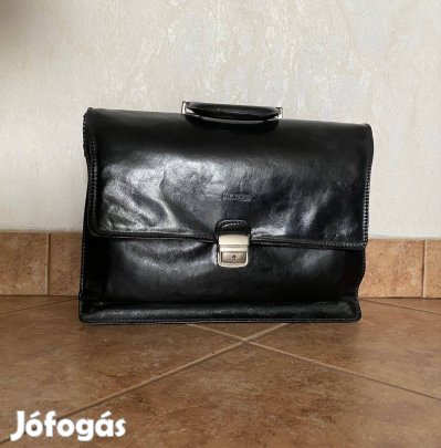 Fekete bőr aktatáska