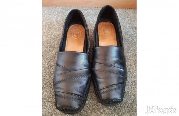 Fekete bőr félcipő