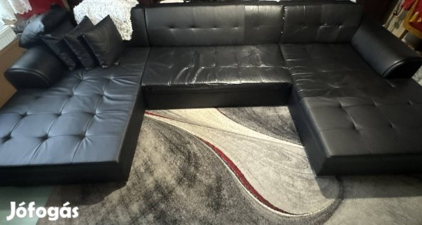 Fekete bőr kanapé