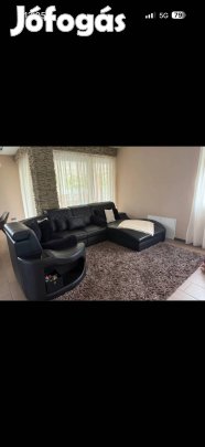 Fekete bőr kanapé