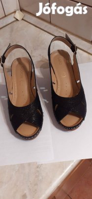 Fekete bőr szandál