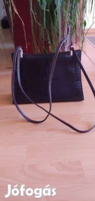 Fekete bőr válltáska