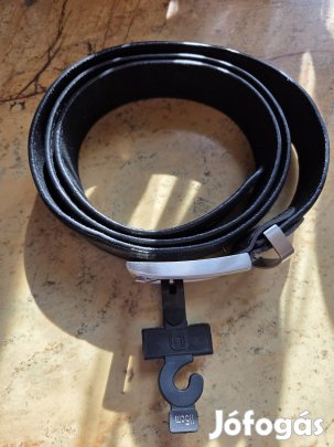 Fekete bőröv 115cm