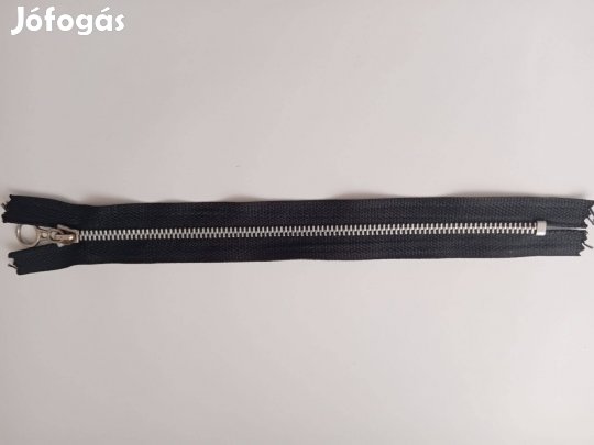 Fekete cipzárak, fém és műanyag, különböző méretben, új