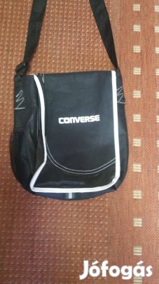 Fekete converse oldaltáska