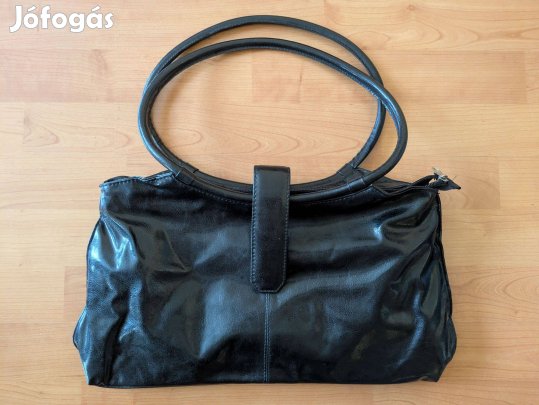 Fekete csatos retikül válltáska