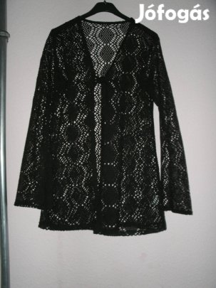 Fekete csipke felső hosszú ujjú , mellbősége: 84, ujja: 61, ho