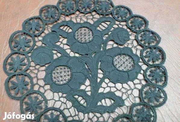 Fekete csipke terítő Új riselt kézimunka Hungarikum