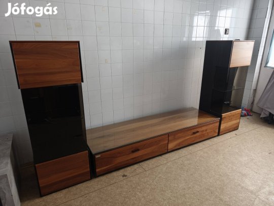 Fekete diófa színű nappali bútor