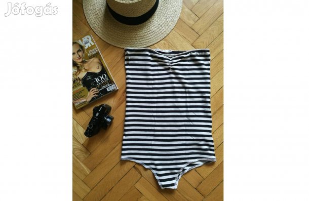 Fekete fehér csíkos, pántnélküli, pamut Bershka body (S/M)