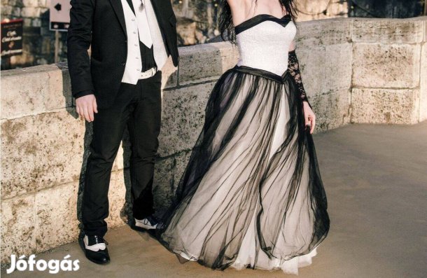 Fekete-fehér menyasszonyi ruha