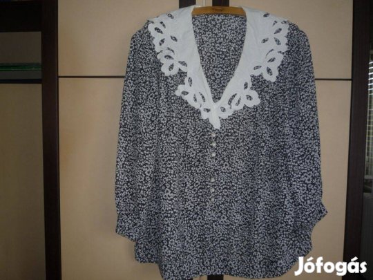 Fekete-fehér mintás selyemblúz hímzett, fehér gallérral 52-54