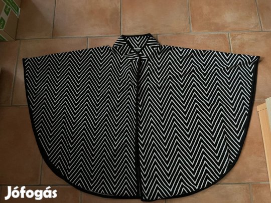 Fekete/fehér parketta mintás, átmeneti poncsó