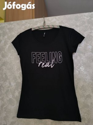 Fekete feliratos póló S-es