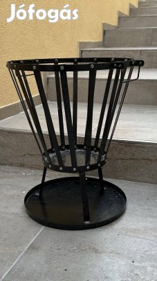 Fekete fém tűzrakó állvány eladó