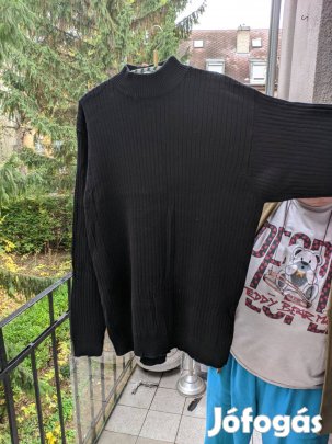 Fekete férfi pulóver