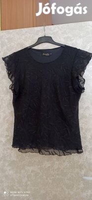 Fekete fodros ujjú blúz 50-52-es