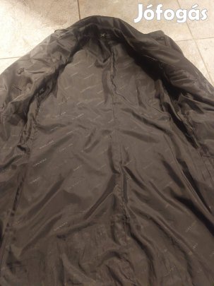 Fekete kabát
