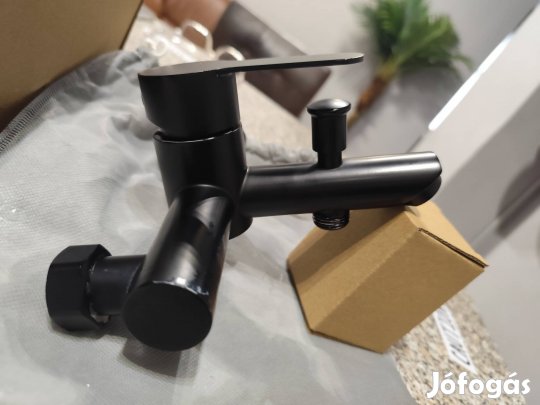 Fekete kád zuhany csaptelep
