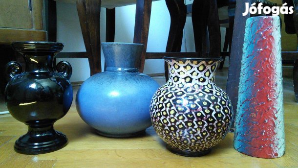 Fekete kerámia váza 19,3 cm retro fém kék szignózott jelzett