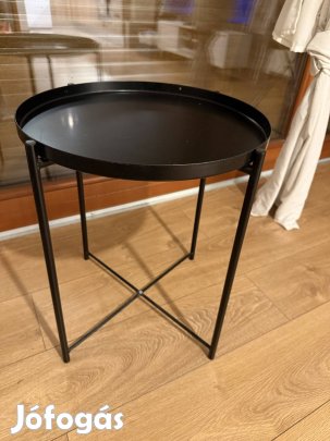 Fekete kis asztal, éjjeli szekrény 