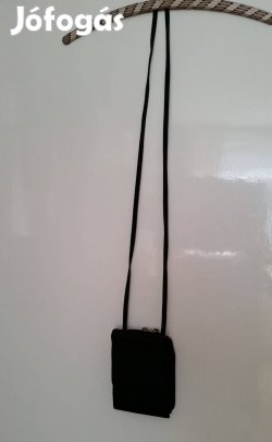 Fekete kisebb vászon úti táska, turista táska