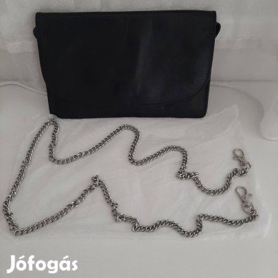 Fekete kisméretű bőrtáska - 3 terű + 1 cipzáras rész