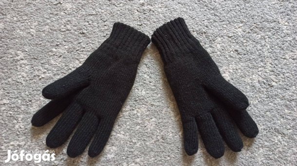 Fekete kötött belül műszőrmével bélelt férfi, fiú kesztyű