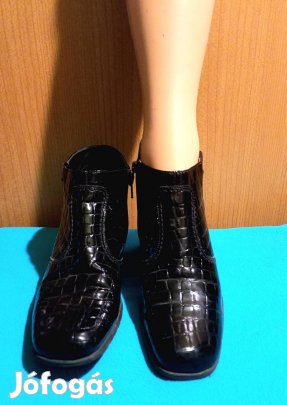 Fekete lakk bokacsizma 40.5