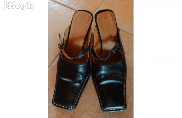 Fekete magassarkú bőr papucs 37-es