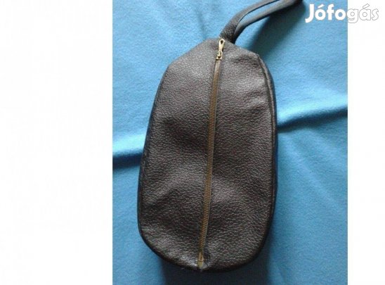 Fekete műbőr női cipős táska