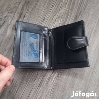 Fekete műbőr pénztárca