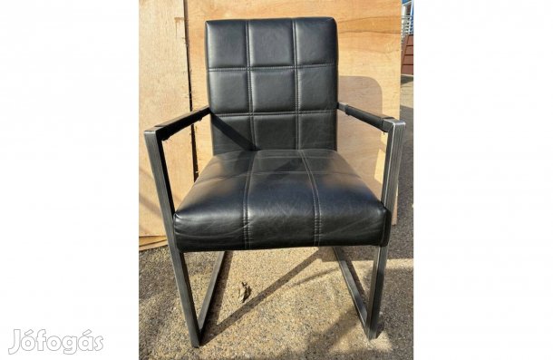 Fekete műbőr szék