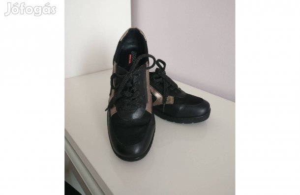 Fekete női GO Soft cipő