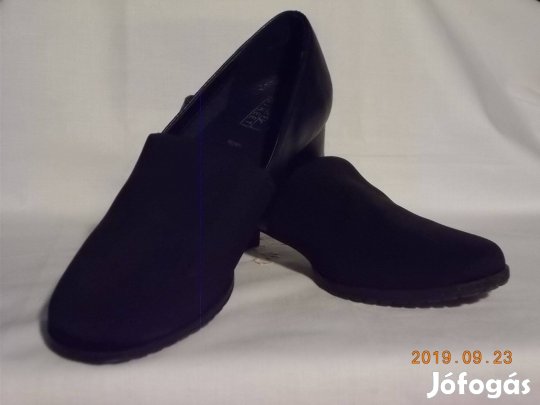 Fekete női cipő