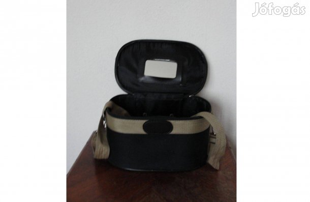 Fekete női kézi és válltáska tükörrel_