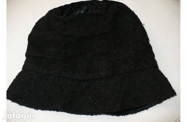 Fekete női sapka, M-es méret